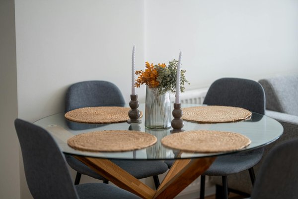 Redonner éclat et protection à votre toit : réussir le nettoyage de toiture dans l'ain